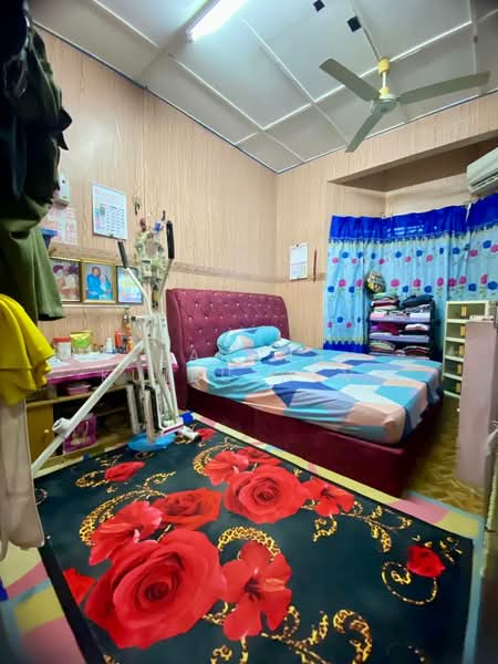 1-storey Terraced House for Sale in Taman Sementa Jaya (Kapar) - Zarema Kulbuzheva - Bedroom - PropertyGuru.com.my