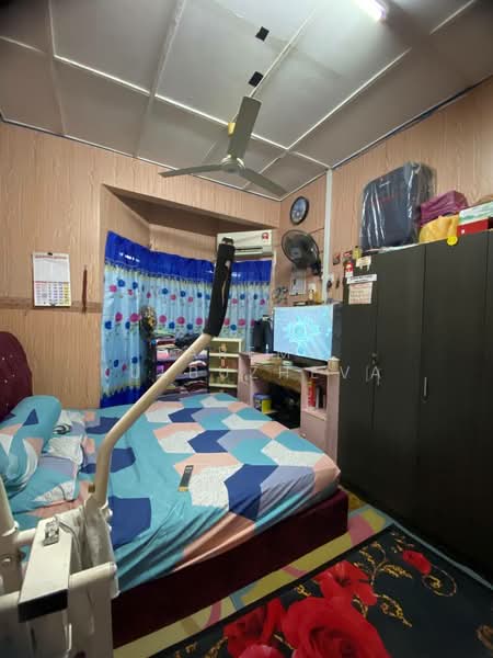 1-storey Terraced House for Sale in Taman Sementa Jaya (Kapar) - Zarema Kulbuzheva - Bedroom - PropertyGuru.com.my