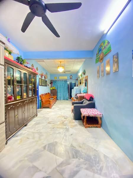 1-storey Terraced House for Sale in Taman Sementa Jaya (Kapar) - Zarema Kulbuzheva - Living Room - PropertyGuru.com.my