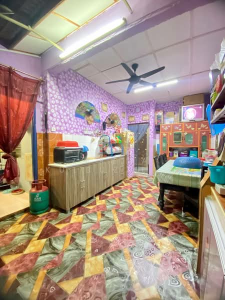 1-storey Terraced House for Sale in Taman Sementa Jaya (Kapar) - Zarema Kulbuzheva - Kitchen - PropertyGuru.com.my