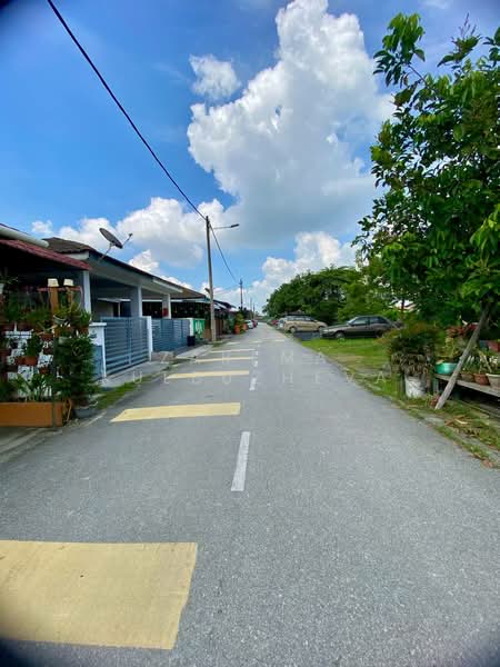 1-storey Terraced House for Sale in Taman Sementa Jaya (Kapar) - Zarema Kulbuzheva - Exterior - PropertyGuru.com.my