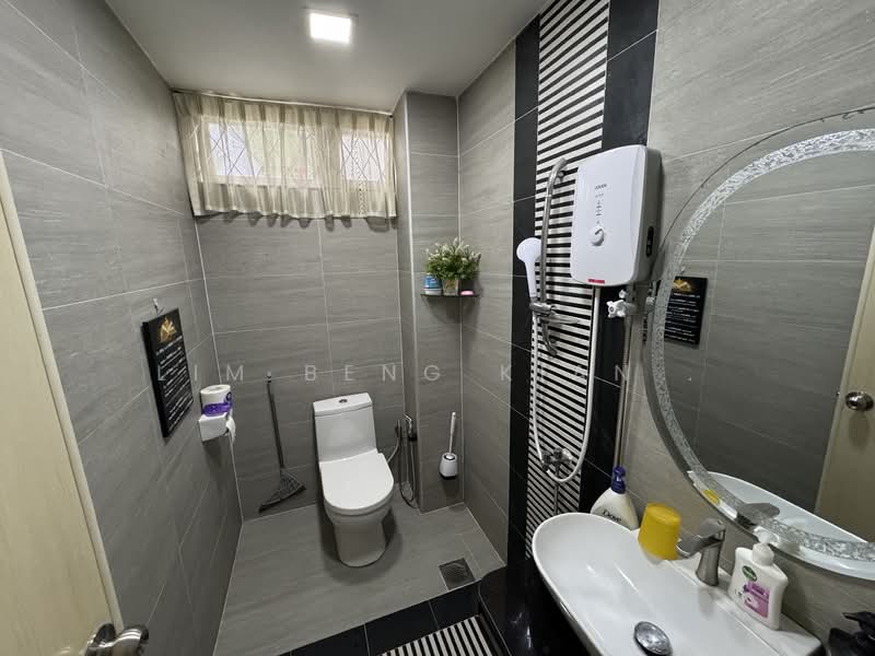 Semi-Detached House for Sale in Ampang Jaya (Ampang) - Lim Beng Kian . - Bathroom - PropertyGuru.com.my