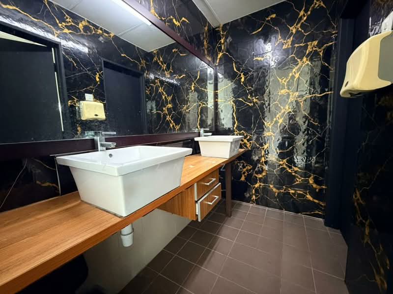 Pejabat Runcit untuk Dijual di Laman Seri Business Park (Shah Alam) - Izzaza Izzati - Bathroom - PropertyGuru.com.my