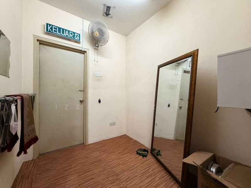 Pejabat Runcit untuk Dijual di Laman Seri Business Park (Shah Alam) - Izzaza Izzati - Entrance - PropertyGuru.com.my