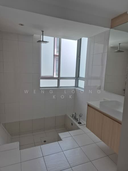 Servis Apartment untuk Disewa di Solaris Dutamas - Weng Loong Kok - Bathroom - PropertyGuru.com.my