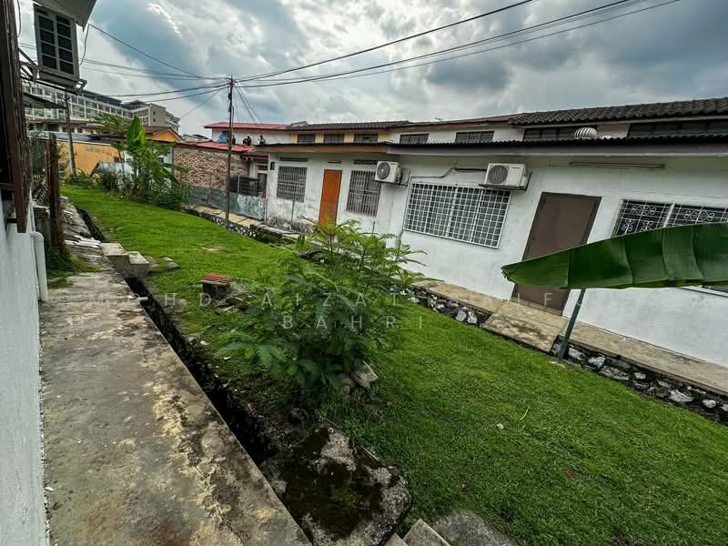 1-storey Terraced House for Sale in Kajang (Selangor) - Mohd Aizat Saiful Bahri - Exterior - PropertyGuru.com.my