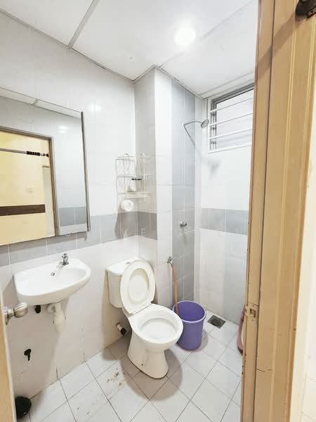Apartment for Sale at 162 Residency - Steve Chen - Bathroom - PropertyGuru.com.my