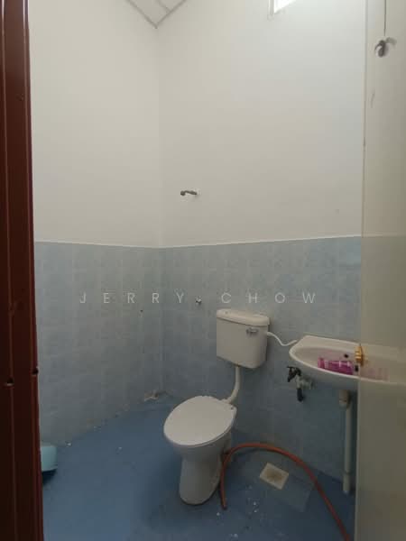 Rumah Teres 1 Tingkat untuk Dijual di Taman Klebang Restu (Chemor) - Jerry Chow - Bathroom - PropertyGuru.com.my