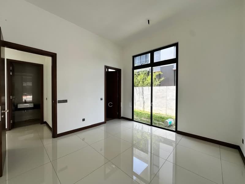 Bungalow for Sale in Setia Alam (Selangor) - Priscilla . - Guestroom - PropertyGuru.com.my