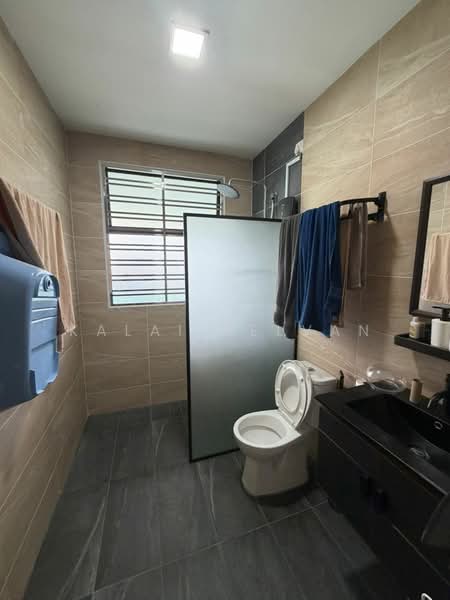 2-storey Terraced House for Sale in Taman Bestari Indah (Ulu Tiram) - Kalai Selvan - Bathroom - PropertyGuru.com.my