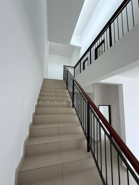Cluster House for Sale in Mutiara Rini (Skudai) - Jyez Lee - Corridor - PropertyGuru.com.my