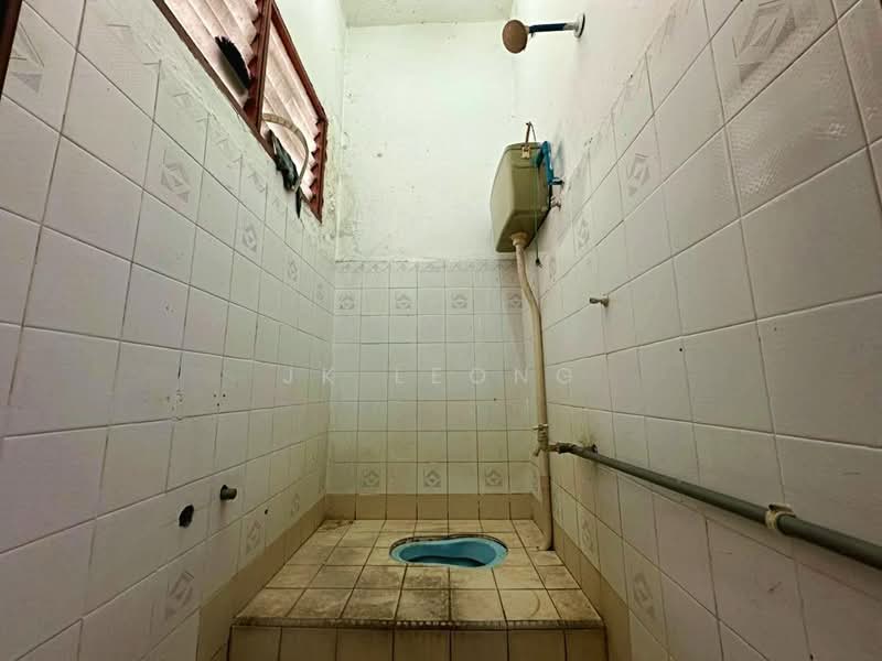 Terraced House for Sale in Taman Bayu Perdana (Klang) - JK Leong - Bathroom - PropertyGuru.com.my