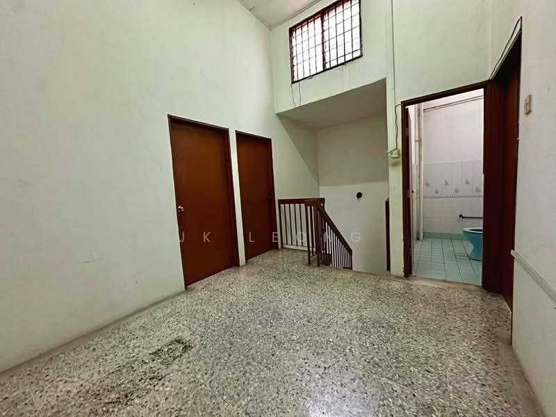 Terraced House for Sale in Taman Bayu Perdana (Klang) - JK Leong - Corridor - PropertyGuru.com.my