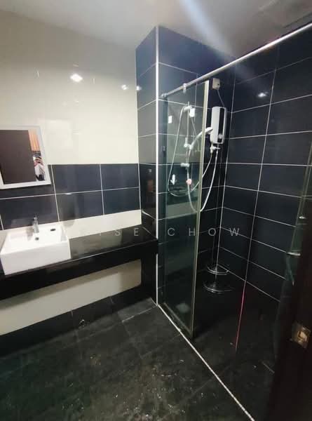 Service Residence for Sale at D'Inspire Residence (Inspira Bestari) - Irise Chow - Bathroom - PropertyGuru.com.my