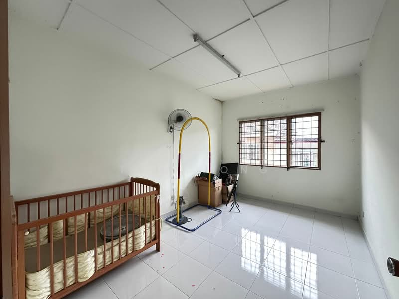 Rumah Teres untuk Disewa di Bandar Country Homes (Rawang) - Tris Jong - PropertyGuru.com.my