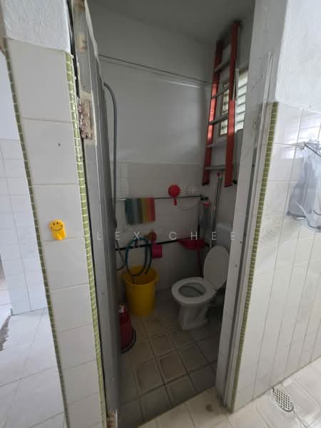 Flat for Sale at Taman Paya Terubong - Alex Chee - Bathroom - PropertyGuru.com.my