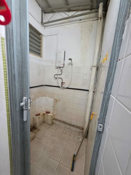 Flat for Sale at Taman Paya Terubong - Alex Chee - Bathroom - PropertyGuru.com.my