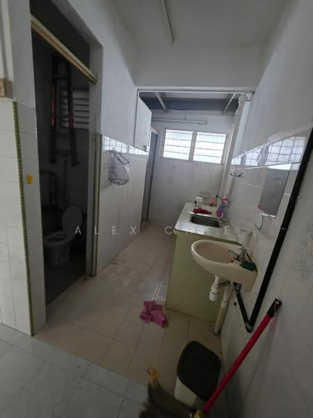 Flat for Sale at Taman Paya Terubong - Alex Chee - Bathroom - PropertyGuru.com.my