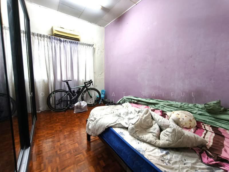 Rumah Teres 2 Tingkat untuk Dijual di Taman Melawis (Klang) - Mohd Aizat Saiful Bahri - Bedroom - PropertyGuru.com.my