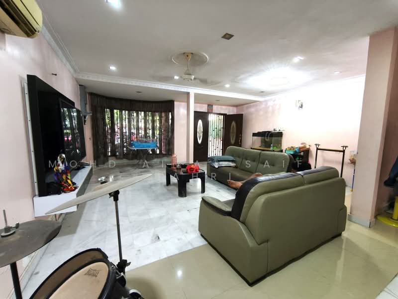 Rumah Teres 2 Tingkat untuk Dijual di Taman Melawis (Klang) - Mohd Aizat Saiful Bahri - Living Room - PropertyGuru.com.my