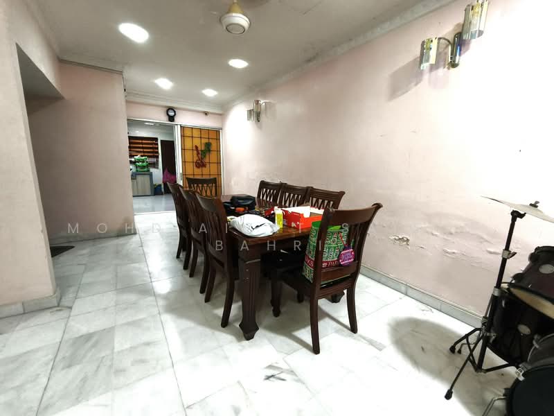 Rumah Teres 2 Tingkat untuk Dijual di Taman Melawis (Klang) - Mohd Aizat Saiful Bahri - Dining Room - PropertyGuru.com.my