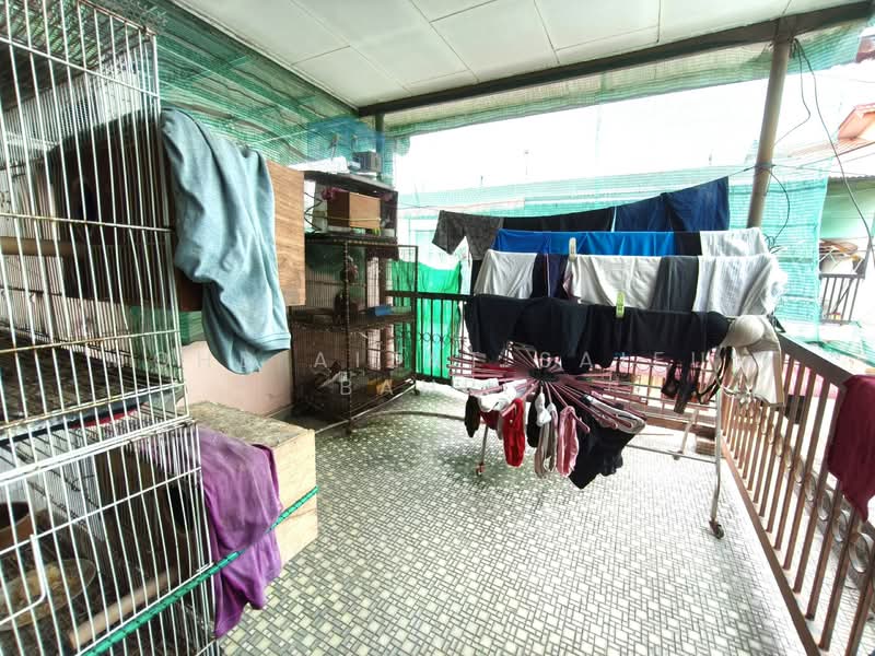 Rumah Teres 2 Tingkat untuk Dijual di Taman Melawis (Klang) - Mohd Aizat Saiful Bahri - Balcony - PropertyGuru.com.my