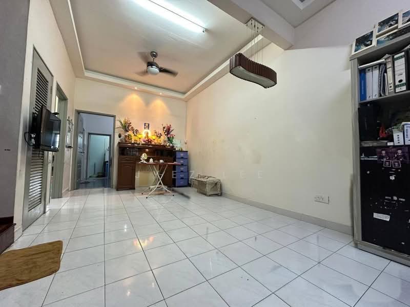 2-storey Terraced House for Sale in Bandar Seri Alam (Masai) - Jyez Lee - Living Room - PropertyGuru.com.my
