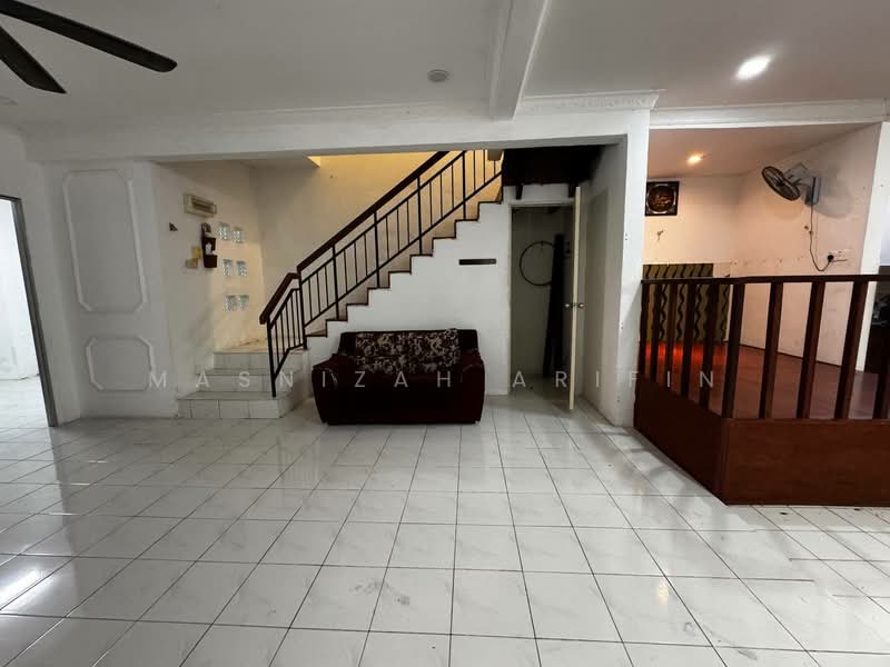 Rumah Teres 2 Tingkat untuk Dijual di Taman Desa Mas (Rawang) - Masnizah Arifin - Living Room - PropertyGuru.com.my