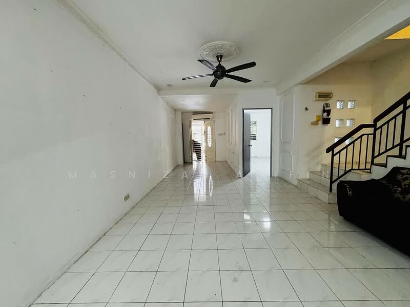 Rumah Teres 2 Tingkat untuk Dijual di Taman Desa Mas (Rawang) - Masnizah Arifin - Living Room - PropertyGuru.com.my
