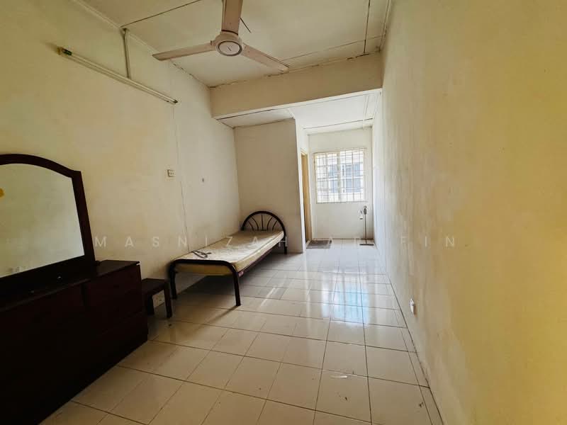 Rumah Teres 2 Tingkat untuk Dijual di Taman Desa Mas (Rawang) - Masnizah Arifin - Bedroom - PropertyGuru.com.my