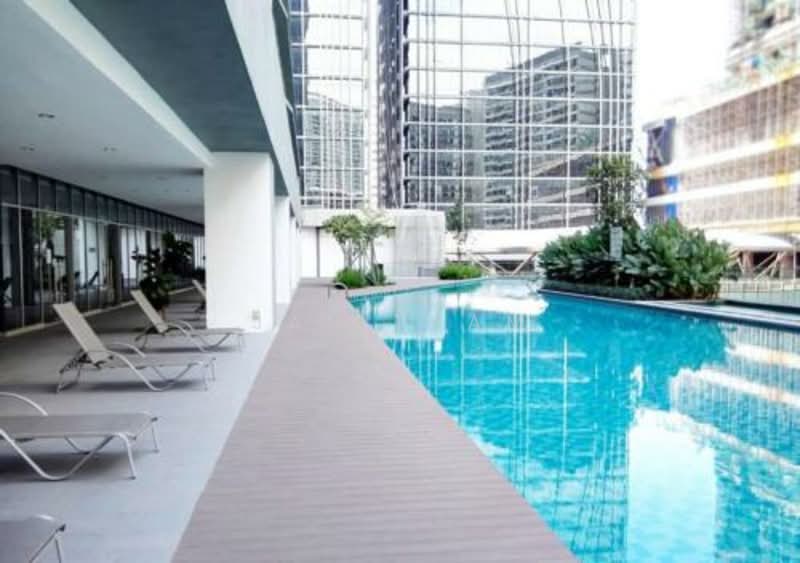 Servis Apartment untuk Dijual di KL Gateway Premium Residences - Jan Tham - Pool - PropertyGuru.com.my