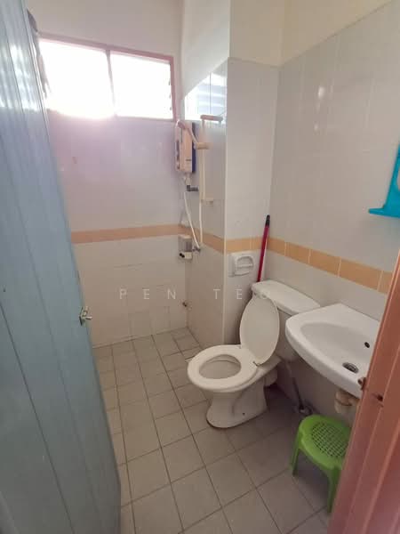 Kondominium untuk Dijual di Vistaria Condominium - Pen Teo - Bathroom - PropertyGuru.com.my