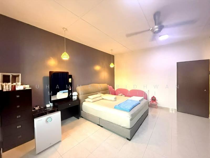 2-storey Terraced House for Sale in Bandar Nusaputra (Puchong) - Muhammad Ridhwan Mohd Huzairi - Bedroom - PropertyGuru.com.my