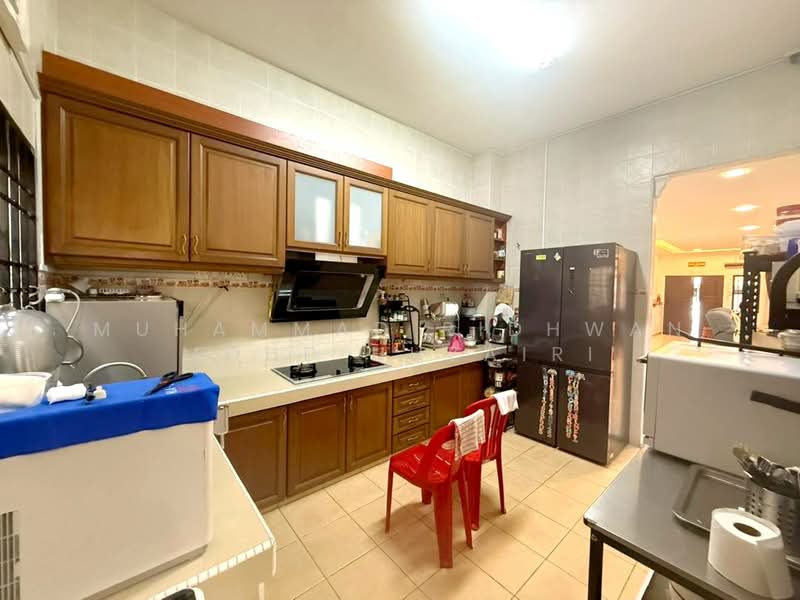 2-storey Terraced House for Sale in Bandar Nusaputra (Puchong) - Muhammad Ridhwan Mohd Huzairi - Kitchen - PropertyGuru.com.my