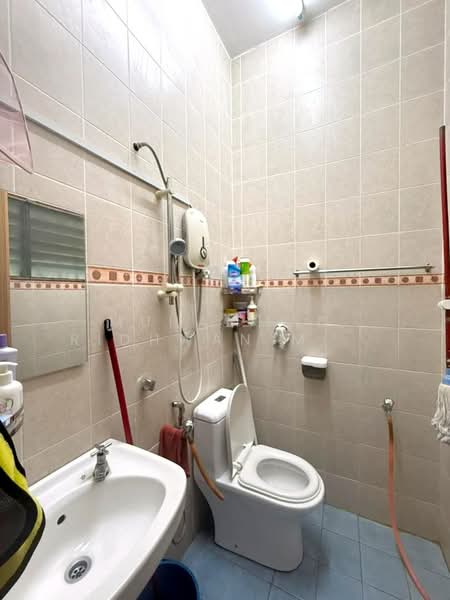 2-storey Terraced House for Sale in Bandar Nusaputra (Puchong) - Muhammad Ridhwan Mohd Huzairi - Bathroom - PropertyGuru.com.my