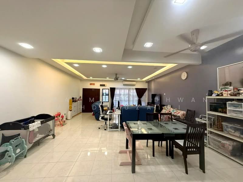 2-storey Terraced House for Sale in Bandar Nusaputra (Puchong) - Muhammad Ridhwan Mohd Huzairi - Living Room - PropertyGuru.com.my