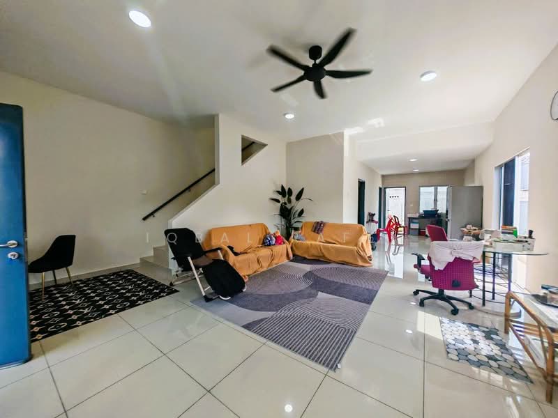 2-storey Terraced House for Sale in Taman Vista Mutiara (Bandar Sungai Long) - Iqbal Rafei - Living Room - PropertyGuru.com.my