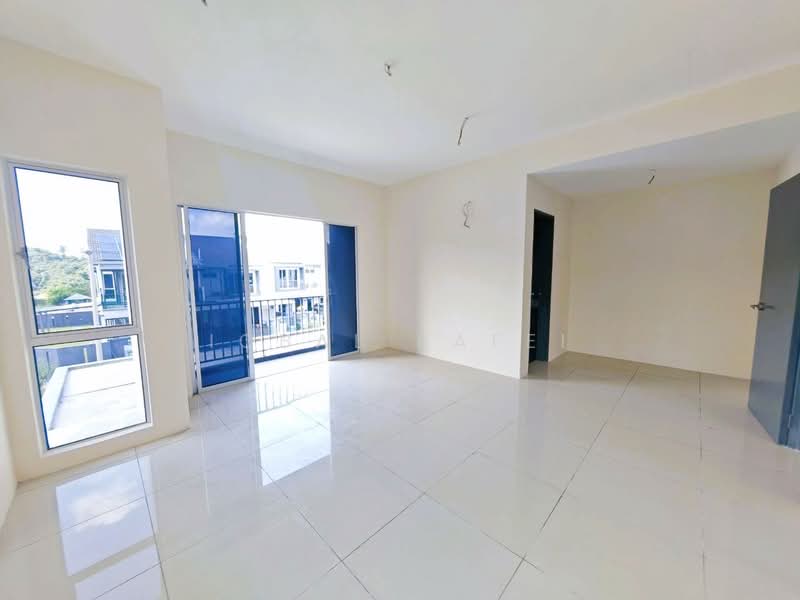 2-storey Terraced House for Sale in Taman Vista Mutiara (Bandar Sungai Long) - Iqbal Rafei - Living Room - PropertyGuru.com.my