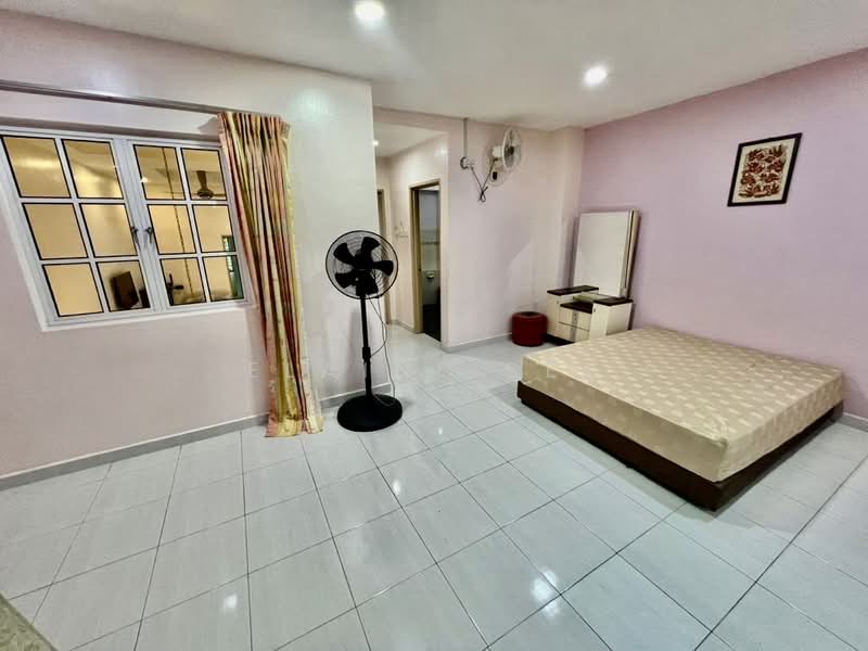 Rumah Teres 2.5 Tingkat untuk Disewa di Skudai (Johor) - Elaine See - Bedroom - PropertyGuru.com.my