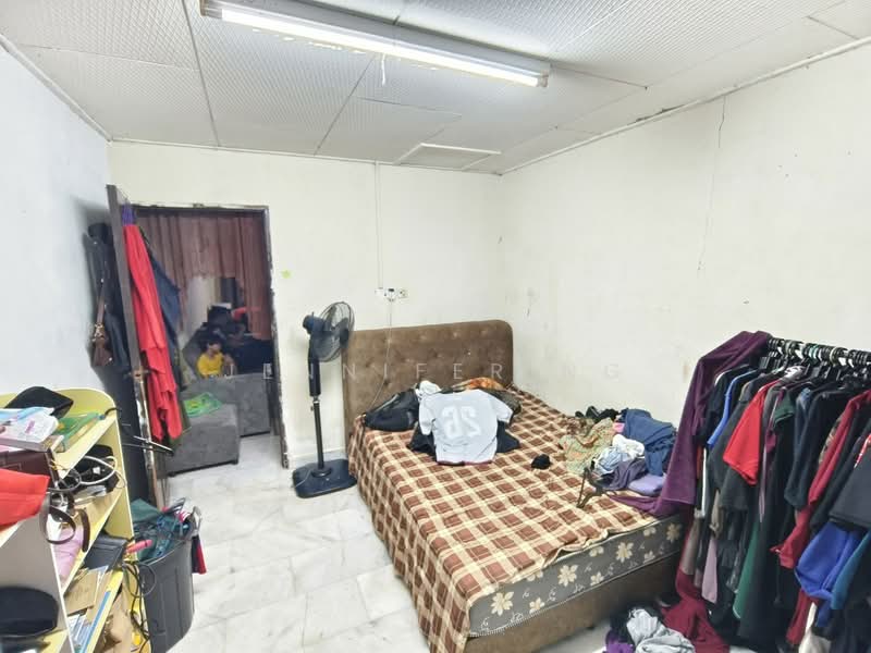 Rumah Teres 1 Tingkat untuk Dijual di Taman Dahlia (Tampoi) - Jennifer Ng - Bedroom - PropertyGuru.com.my