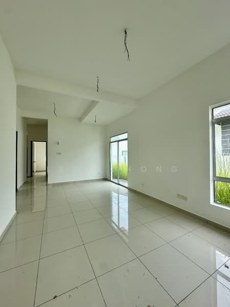 Rumah Berkembar untuk Dijual di Taman Klebang Perdana (Chemor) - Levi Chong - Living Room - PropertyGuru.com.my