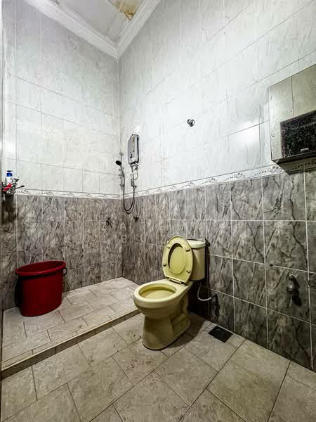 2-storey Terraced House for Sale in Teluk Pulai (Klang) - Zarema Kulbuzheva - Bathroom - PropertyGuru.com.my