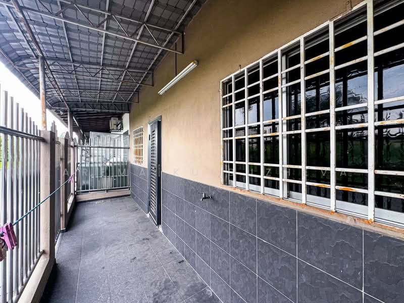 2-storey Terraced House for Sale in Teluk Pulai (Klang) - Zarema Kulbuzheva - Exterior - PropertyGuru.com.my