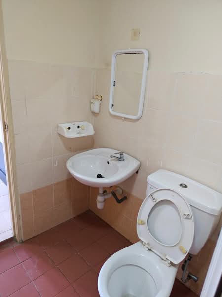 Kondominium untuk Dijual di Koi Tropika - Jacky Lin - Bathroom - PropertyGuru.com.my