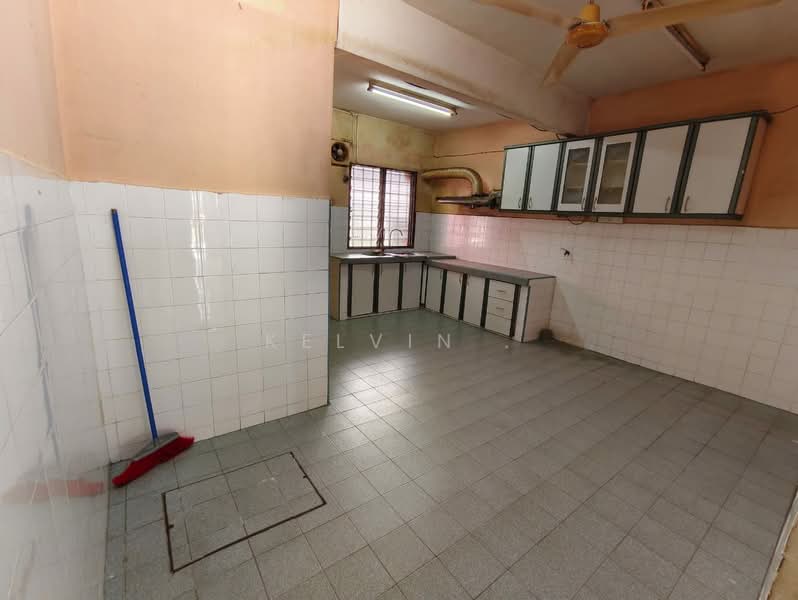 2-storey Terraced House for Sale in Taman Bukit Rawang Jaya (Rawang) - Kelvin . - Kitchen - PropertyGuru.com.my
