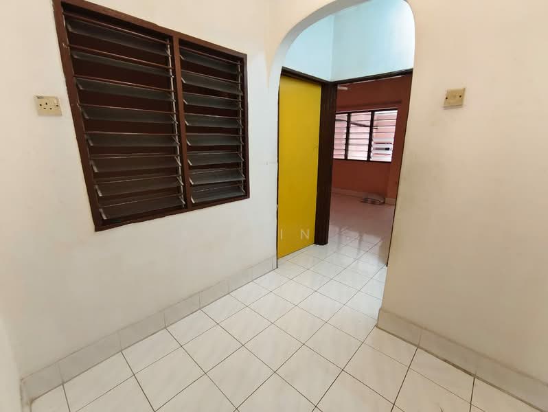 2-storey Terraced House for Sale in Taman Bukit Rawang Jaya (Rawang) - Kelvin . - Interior - PropertyGuru.com.my