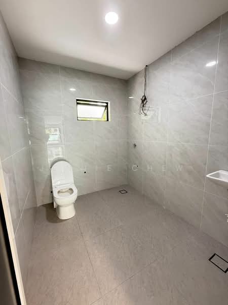 Rumah Berkembar untuk Dijual di Kampung Bahru (Johor Bahru) - Jennie Chew - Bathroom - PropertyGuru.com.my