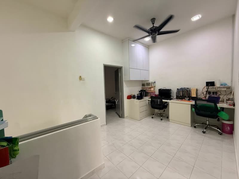 Rumah Teres 2 Tingkat untuk Dijual di Ulu Tiram (Johor) - Kennly Chia - Study - PropertyGuru.com.my