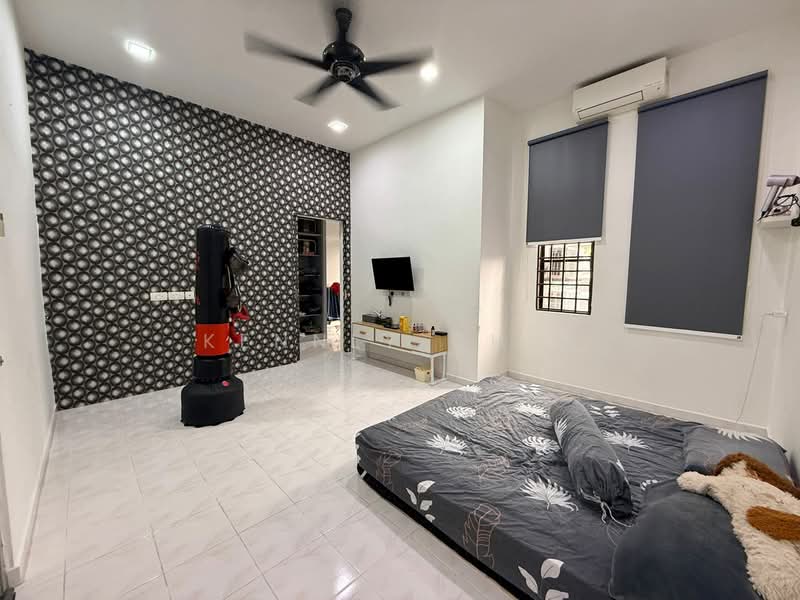 Rumah Teres 2 Tingkat untuk Dijual di Ulu Tiram (Johor) - Kennly Chia - Bedroom - PropertyGuru.com.my