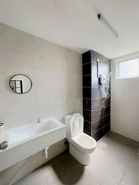 Servis Apartment untuk Disewa di Residensi Vista Harmoni Sentul - Siti Haila - Bathroom - PropertyGuru.com.my